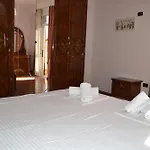 Kela's 5 Bedrooms Apartman