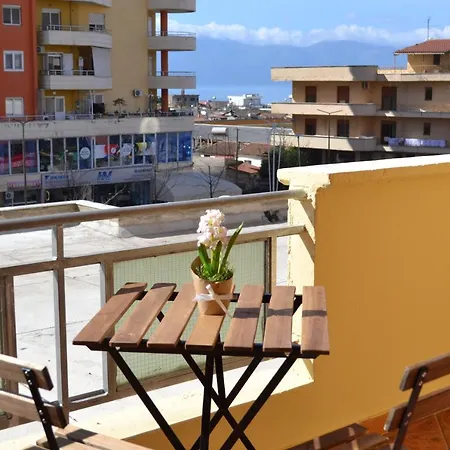 Double Room Apt Next To The Promenade & The Beach Apartamento