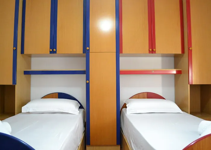 Kela's 5 Bedrooms דירה