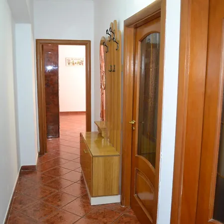 Kela's 5 Bedrooms Appartamento *