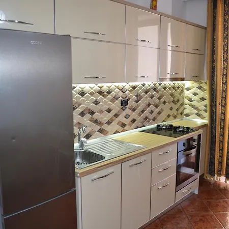Kela's 5 Bedrooms Appartamento