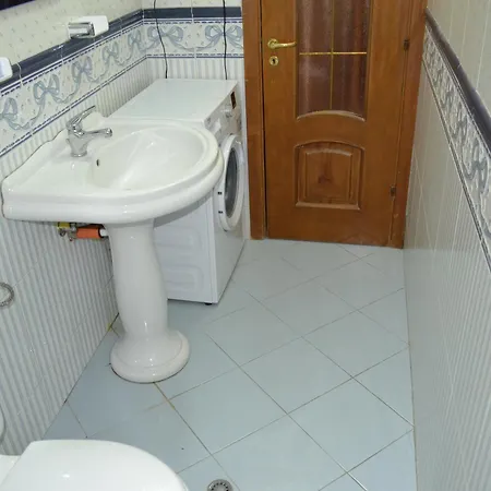 Appartamento Kela's 5 Bedrooms Vlorë