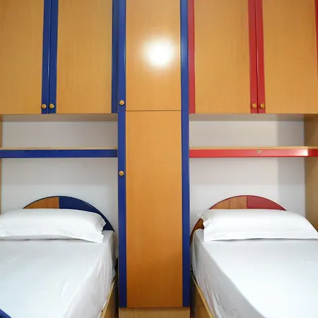 Kela's 5 Bedrooms Apartment