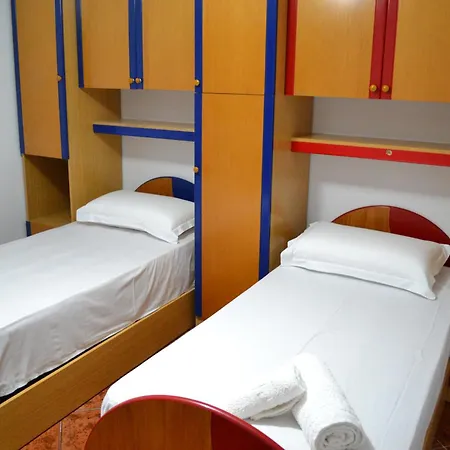 Kela's 5 Bedrooms Appartamento Vlorë