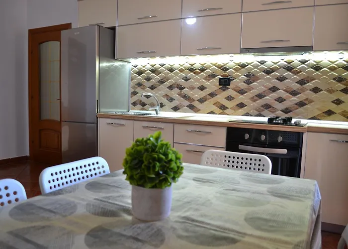 Kela's 5 Bedrooms Avlonya