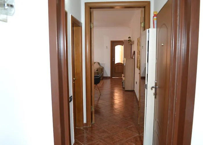 Kela's 5 Bedrooms * Avlonya