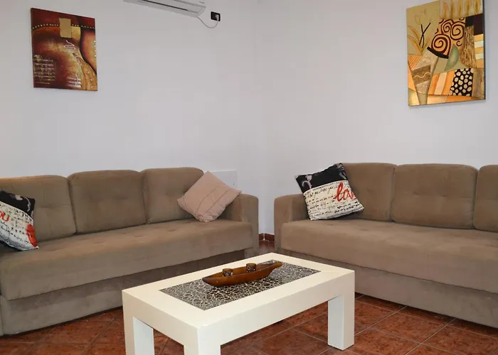 Kela's 5 Bedrooms 公寓 *