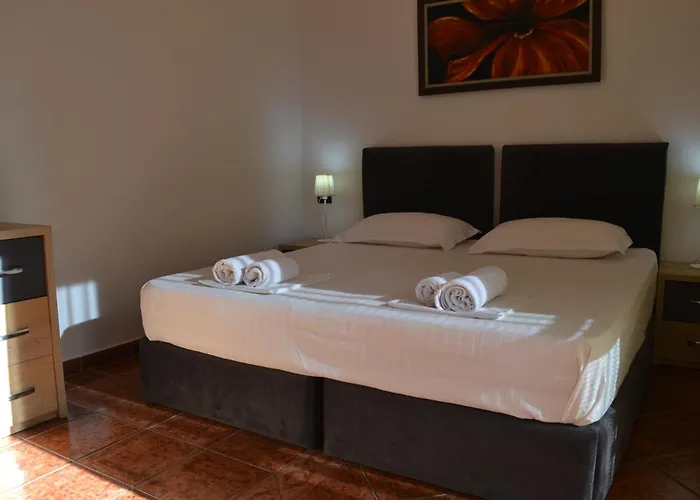Kela's 5 Bedrooms Daire Avlonya